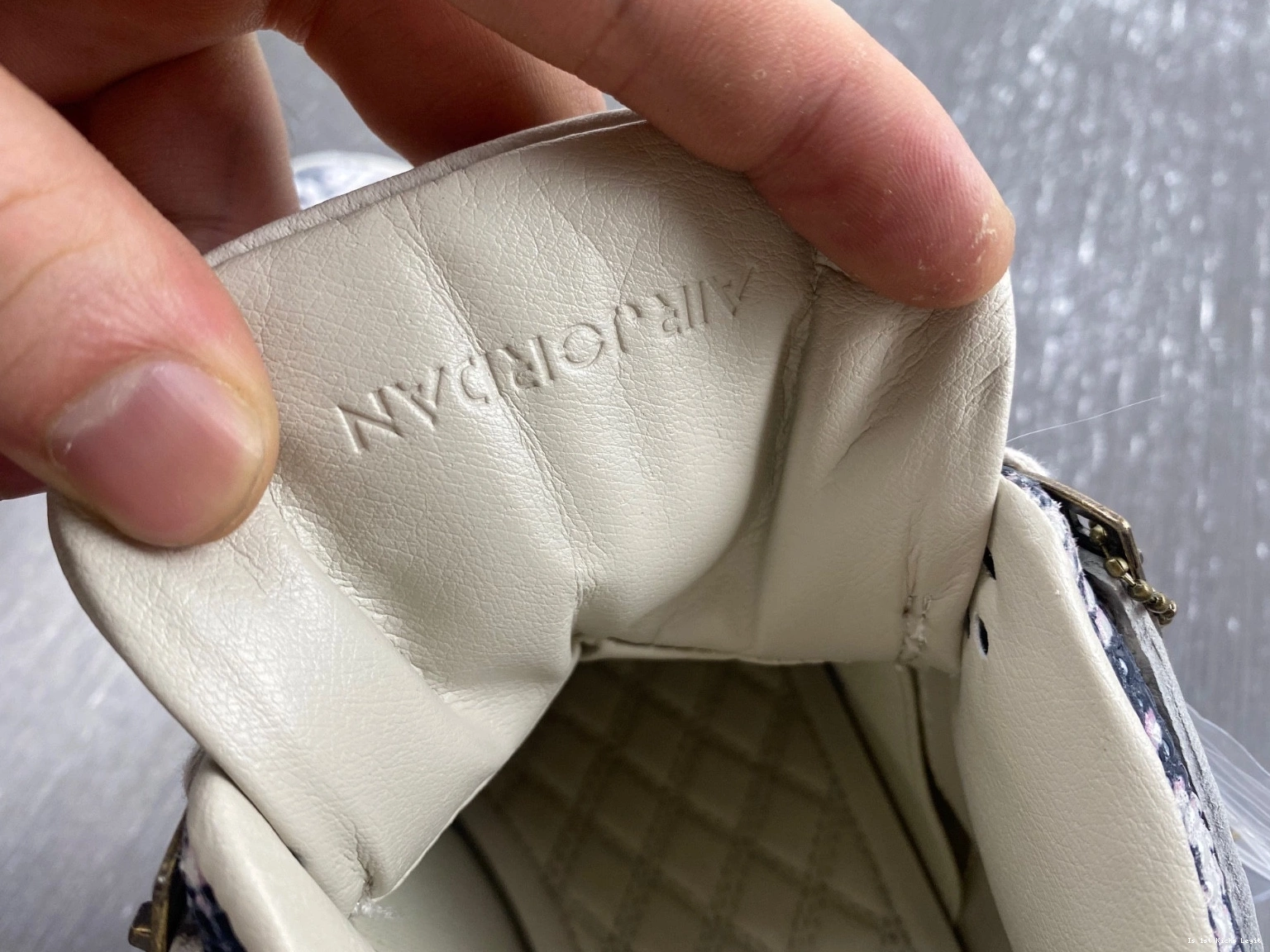 - 819139-030 4 Retro Jordan Snakeskin 0131